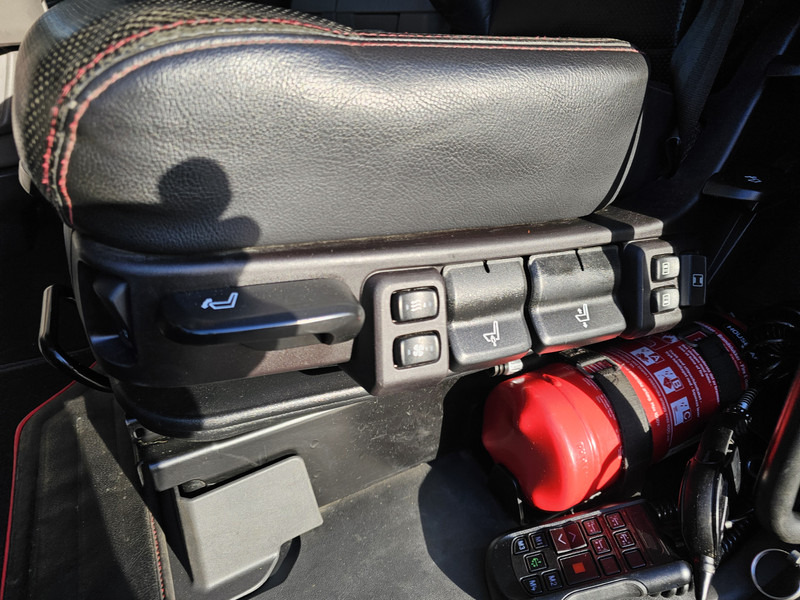 Cabeza tractora Scania S730 V8 6x4 / HYDRAULIC / FULL AIR / RETARDER: foto 13 Cabeza tractora Scania S730 V8 6x4 / HYDRAULIC / FULL AIR / RETARDER: foto 13