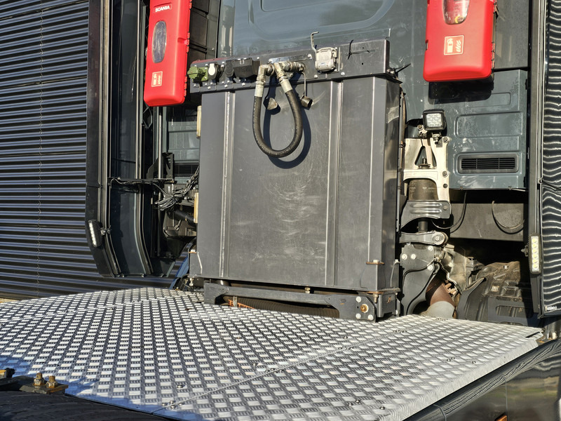 Cabeza tractora Scania S730 V8 6x4 / HYDRAULIC / FULL AIR / RETARDER: foto 9 Cabeza tractora Scania S730 V8 6x4 / HYDRAULIC / FULL AIR / RETARDER: foto 9