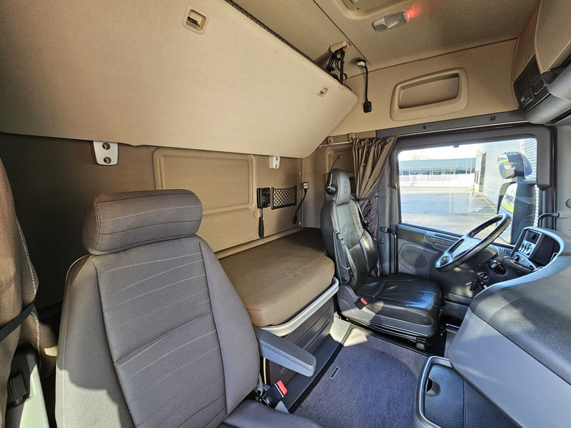 Camión grúa Scania R490 / 8x2 / HMF 85 TM CRANE / WINCH / JIB: foto 16 Camión grúa Scania R490 / 8x2 / HMF 85 TM CRANE / WINCH / JIB: foto 16