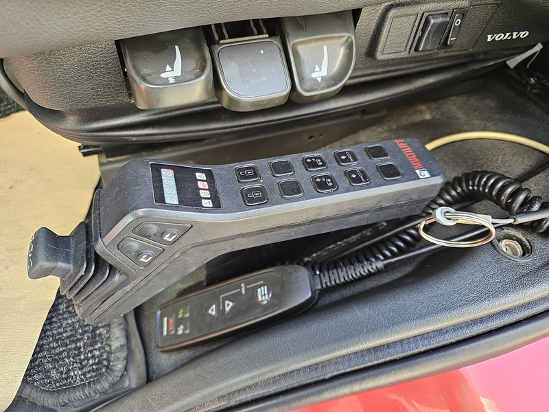 Camión grúa Volvo FM 420 8x2 / HIAB HOOKLIFT + 30 t/m CRANE - KRAN: foto 19 Camión grúa Volvo FM 420 8x2 / HIAB HOOKLIFT + 30 t/m CRANE - KRAN: foto 19