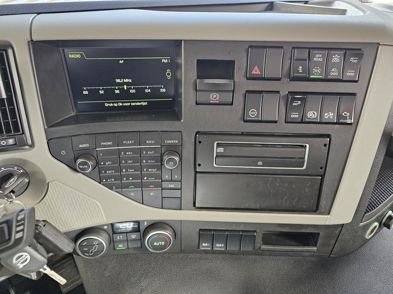 Camión grúa Volvo FM 420 8x2 / HIAB HOOKLIFT + 30 t/m CRANE - KRAN: foto 17 Camión grúa Volvo FM 420 8x2 / HIAB HOOKLIFT + 30 t/m CRANE - KRAN: foto 17