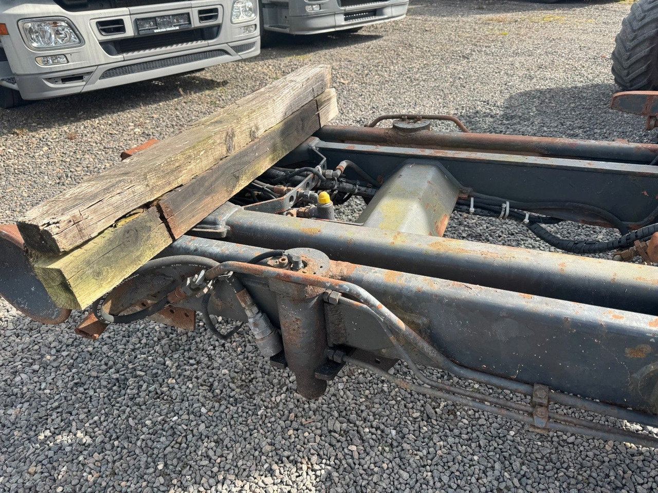 Meiller Abrollaufbau für 6X4 mit 3,90 Radstand - Camión multibasculante: foto 4 Meiller Abrollaufbau für 6X4 mit 3,90 Radstand - Camión multibasculante: foto 4