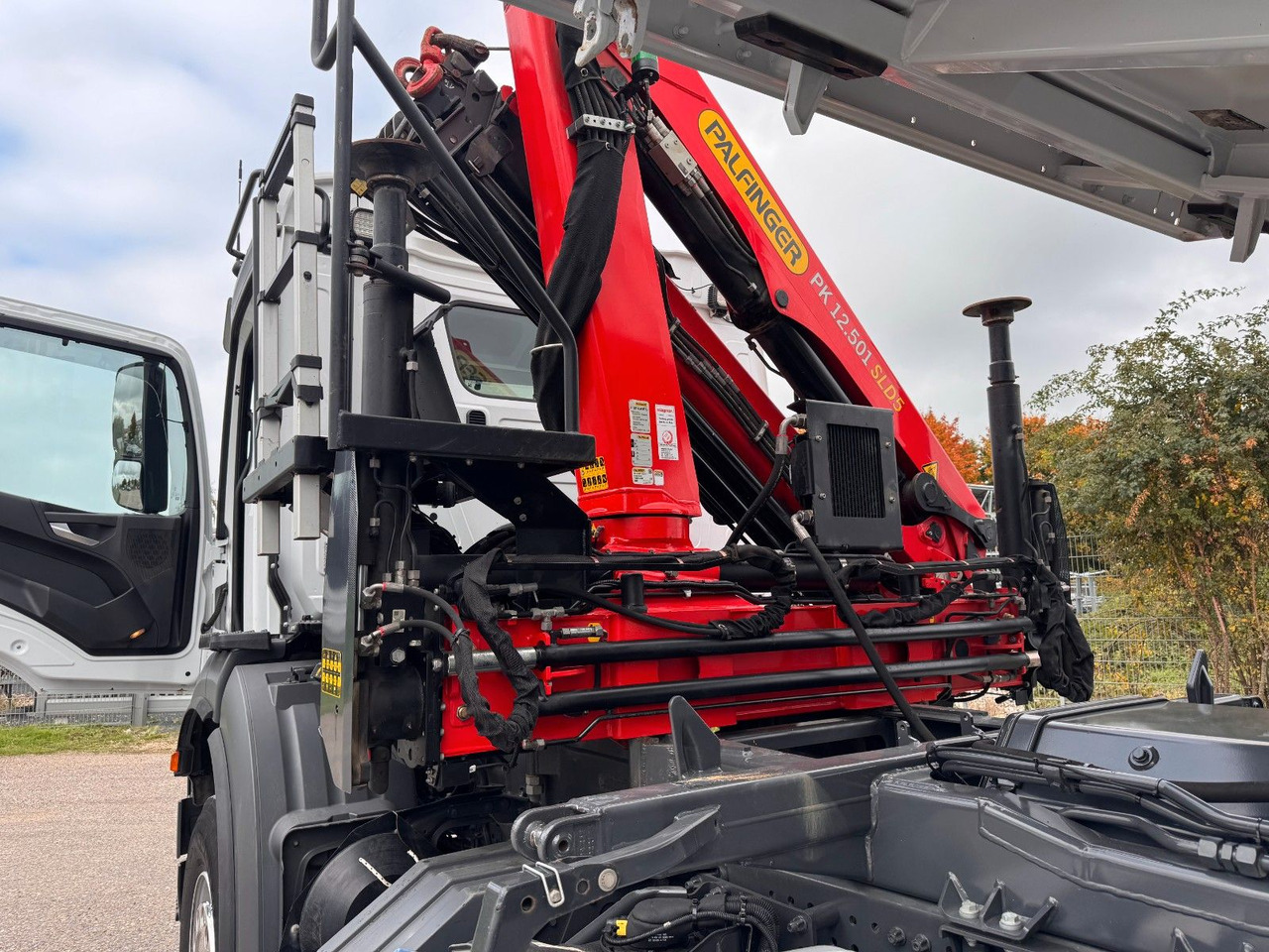 Camión volquete Mercedes-Benz 1840  2140 4X2 Kipper % Kran mit Funk Top Zust.: foto 17