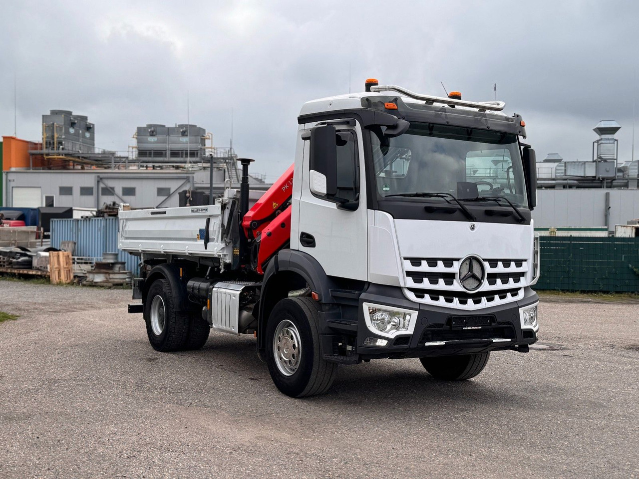 Camión volquete Mercedes-Benz 1840  2140 4X2 Kipper % Kran mit Funk Top Zust.: foto 7