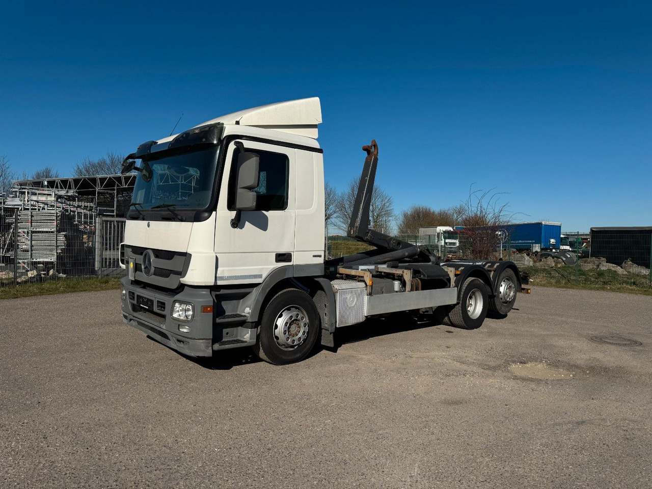 Mercedes-Benz 2541 6X2 Meiller RK 20.65 Klima M-Haus - Camión multibasculante: foto 1 Mercedes-Benz 2541 6X2 Meiller RK 20.65 Klima M-Haus - Camión multibasculante: foto 1