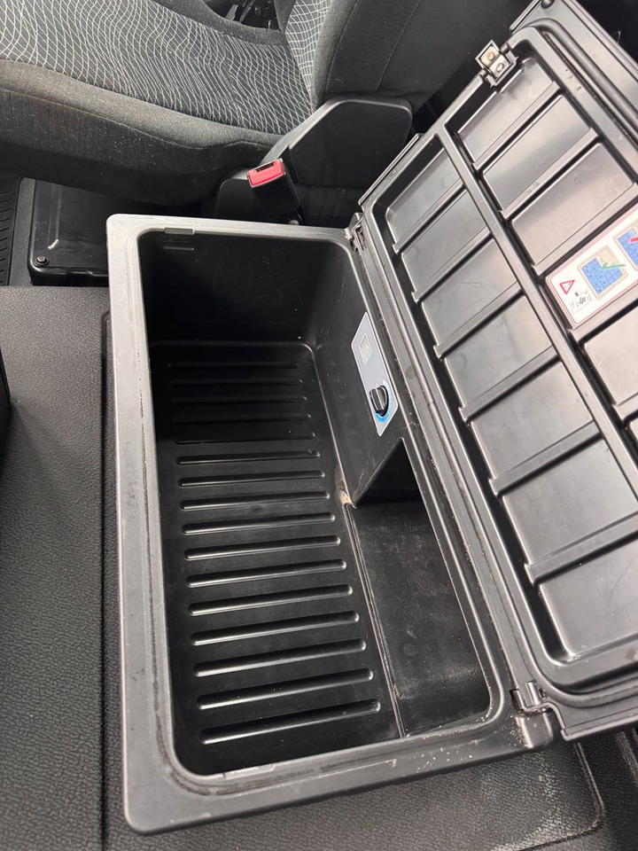 Mercedes-Benz 3748 8X4 Meiller Abroller mit Funk Top  Zustand - Camión multibasculante: foto 4 Mercedes-Benz 3748 8X4 Meiller Abroller mit Funk Top  Zustand - Camión multibasculante: foto 4