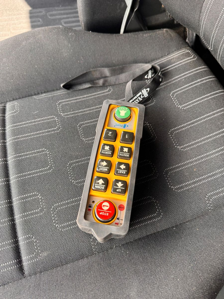 Mercedes-Benz 816 4X2 mit neuem Hyva Abroller Funk - Camión multibasculante: foto 5 Mercedes-Benz 816 4X2 mit neuem Hyva Abroller Funk - Camión multibasculante: foto 5