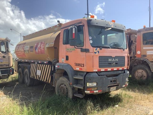 MAN 33.360-V20 - Camión cisterna: foto 4 MAN 33.360-V20 - Camión cisterna: foto 4