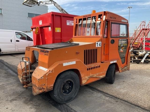 Charlatte TD225 - Remolcadora: foto 3 Charlatte TD225 - Remolcadora: foto 3