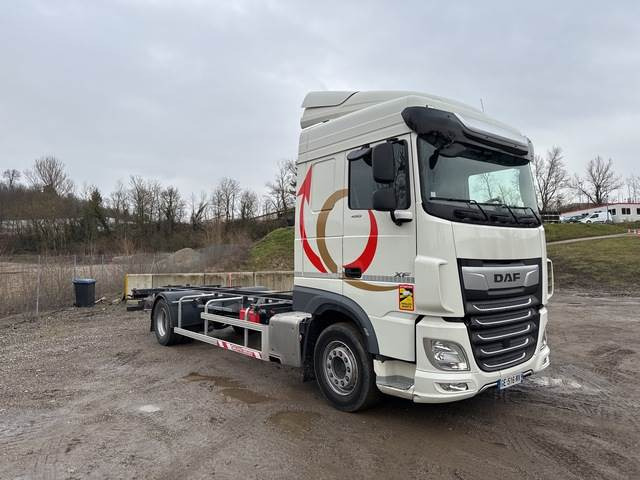 DAF XF450 - Camión portacontenedore/ Intercambiable: foto 4 DAF XF450 - Camión portacontenedore/ Intercambiable: foto 4