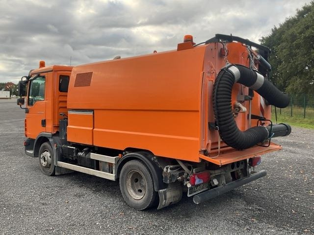 MAN TGL12.220 - Barredora vial: foto 2 MAN TGL12.220 - Barredora vial: foto 2