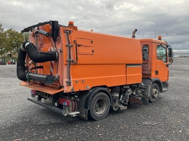 MAN TGL12.220 - Barredora vial: foto 3 MAN TGL12.220 - Barredora vial: foto 3