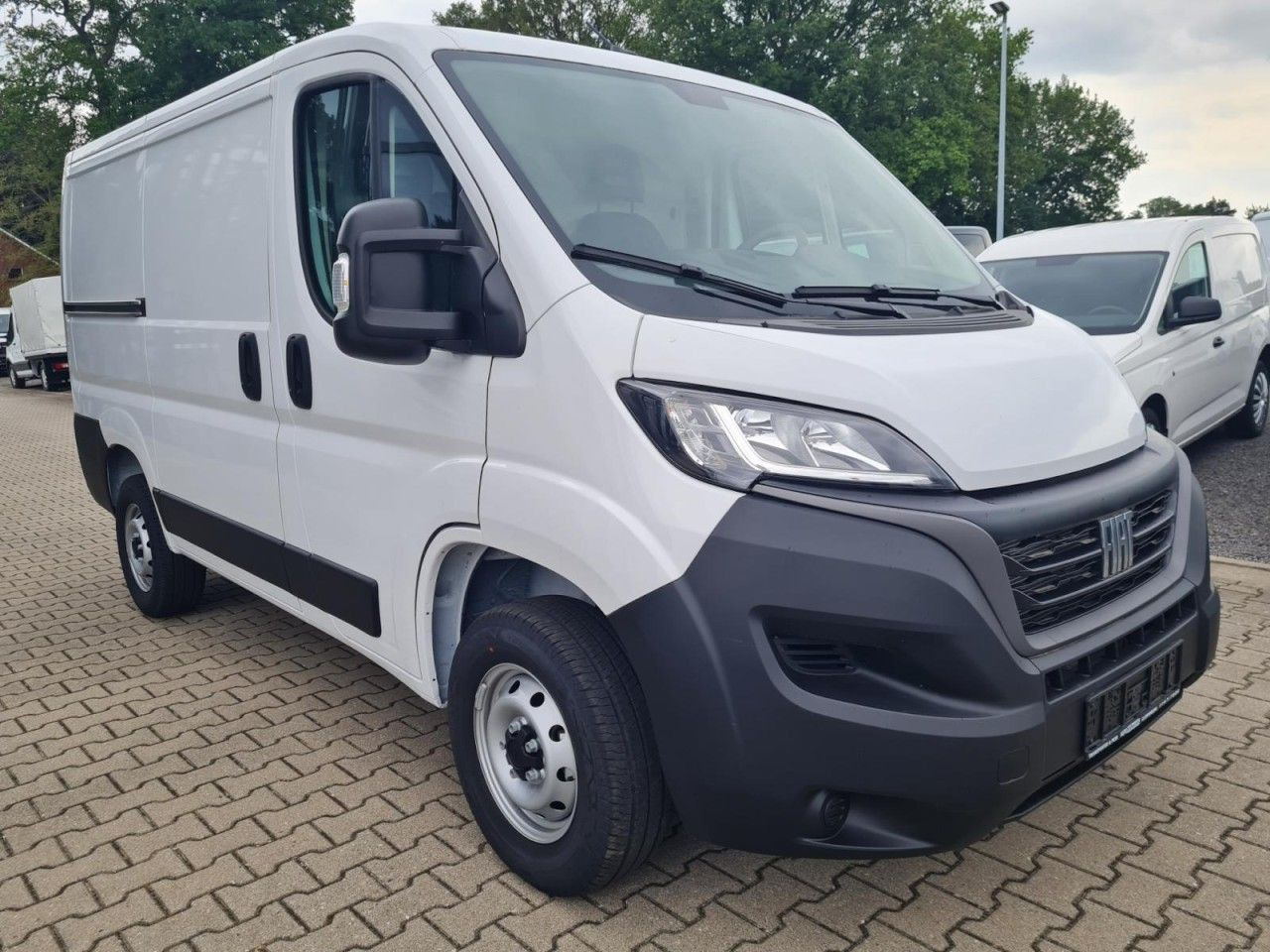 Fiat Ducato 30 Kasten L1H1 KLIMA PDC REGALE TEMPOMAT - Furgoneta pequeña: foto 4 Fiat Ducato 30 Kasten L1H1 KLIMA PDC REGALE TEMPOMAT - Furgoneta pequeña: foto 4