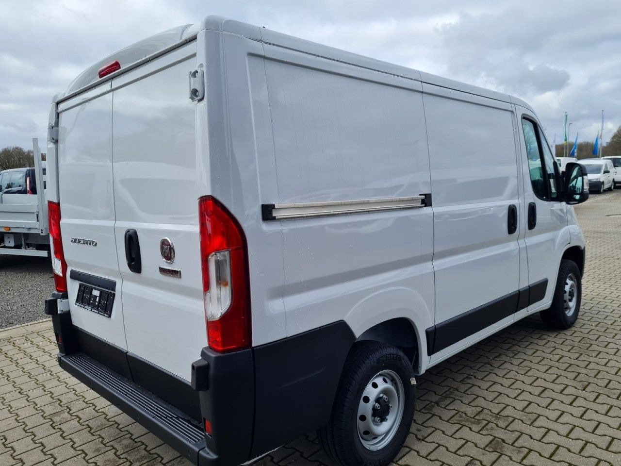 Fiat Ducato 30 Kasten L1H1 KLIMA PDC TEMPOMAT - Furgoneta pequeña: foto 4 Fiat Ducato 30 Kasten L1H1 KLIMA PDC TEMPOMAT - Furgoneta pequeña: foto 4