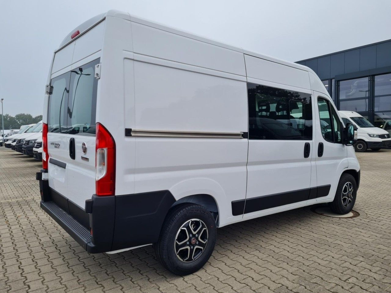 Fiat Ducato 35 Kasten Doka 7-Sitze Maxi L2H2 ALU TEMP - Furgón, Furgoneta combi: foto 5 Fiat Ducato 35 Kasten Doka 7-Sitze Maxi L2H2 ALU TEMP - Furgón, Furgoneta combi: foto 5