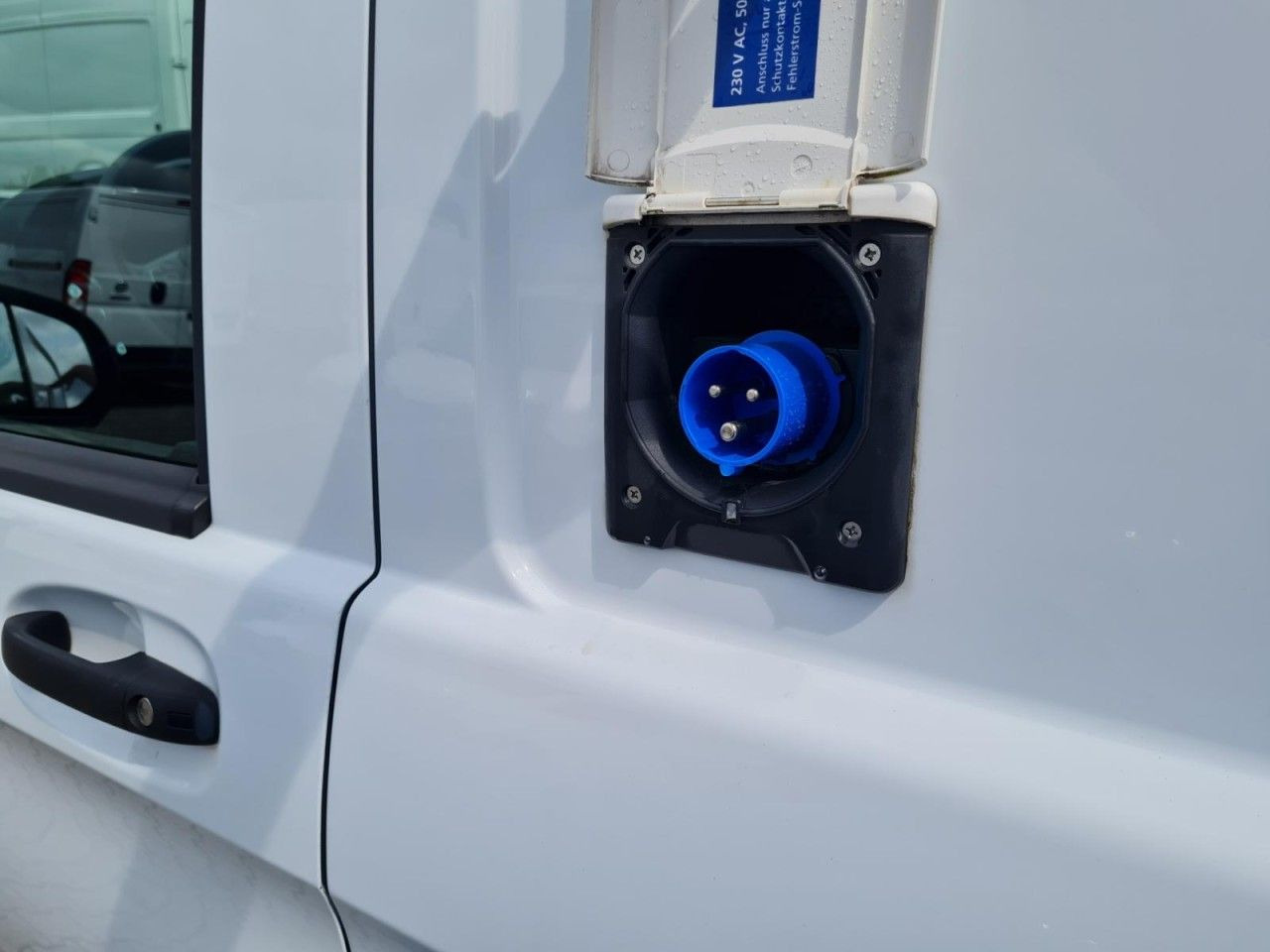 Furgoneta frigorifica Mercedes-Benz Vito 116 Cdi Kühlkasten Stand + Fahrkühl. lang: foto 8