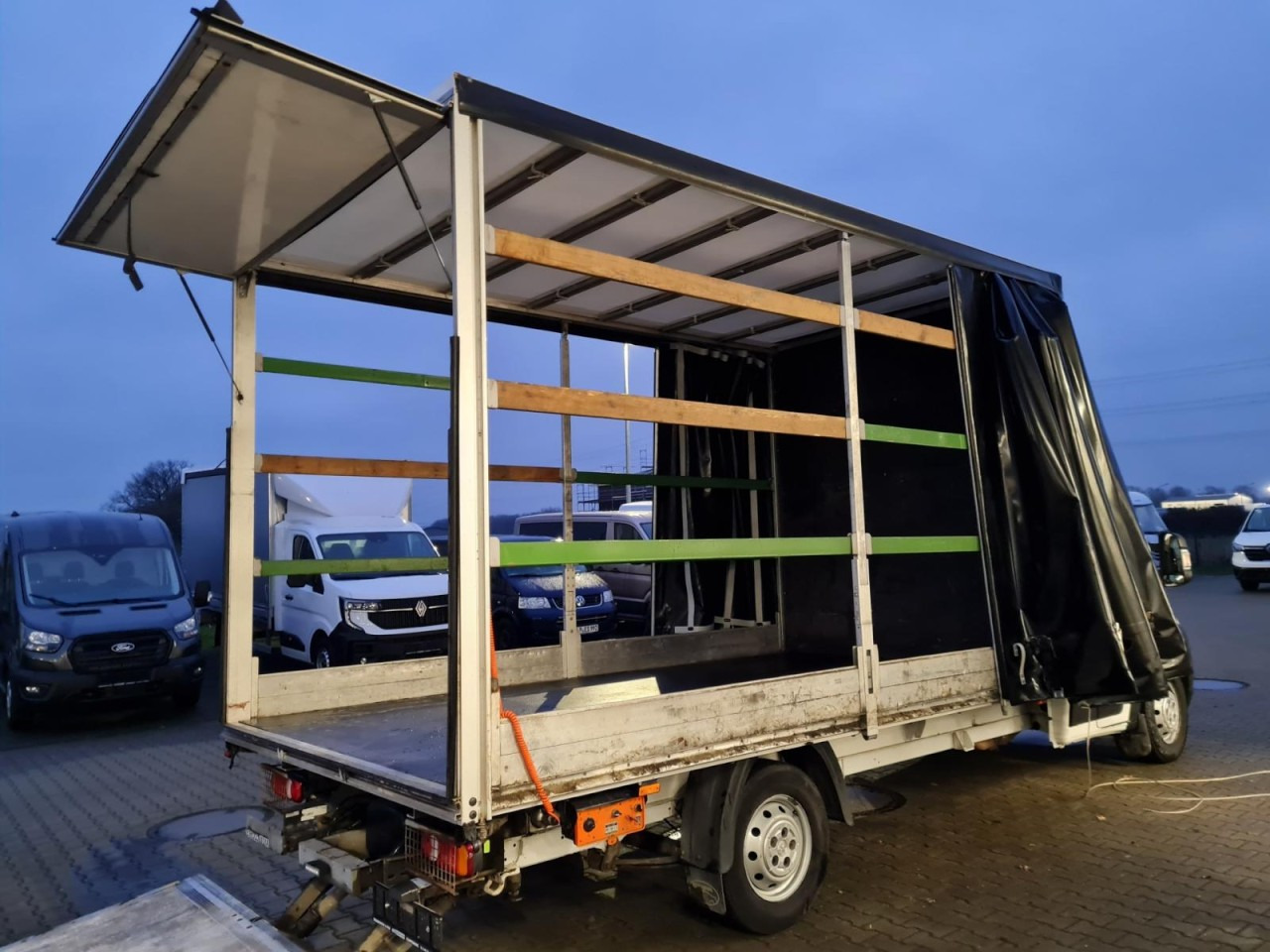 Furgoneta con caja de lona Peugeot Boxer 35 Pritsche 2x Schiebe Plane LBW L4 KLIMA: foto 10