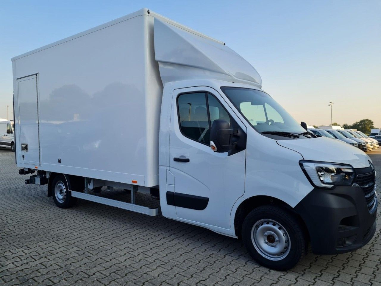Renault Master 3.5t Möbel Koffer LBW KLIMA KOMFORT TEMPO - Furgoneta caja cerrada: foto 3 Renault Master 3.5t Möbel Koffer LBW KLIMA KOMFORT TEMPO - Furgoneta caja cerrada: foto 3