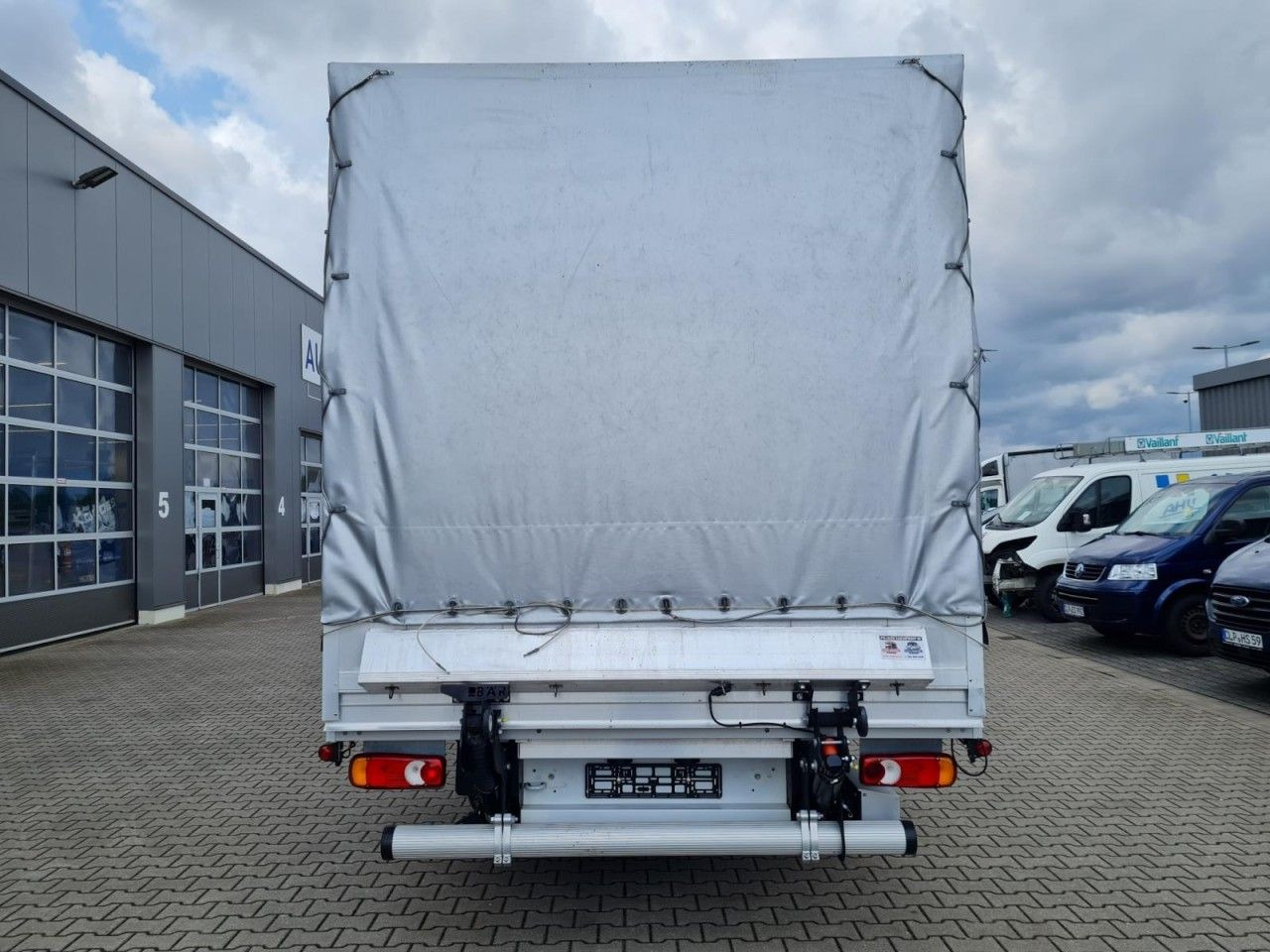 Renault Master 3,5t Pritsche dCi Plane Schlafkab. LBW - Furgoneta con caja de lona: foto 5 Renault Master 3,5t Pritsche dCi Plane Schlafkab. LBW - Furgoneta con caja de lona: foto 5