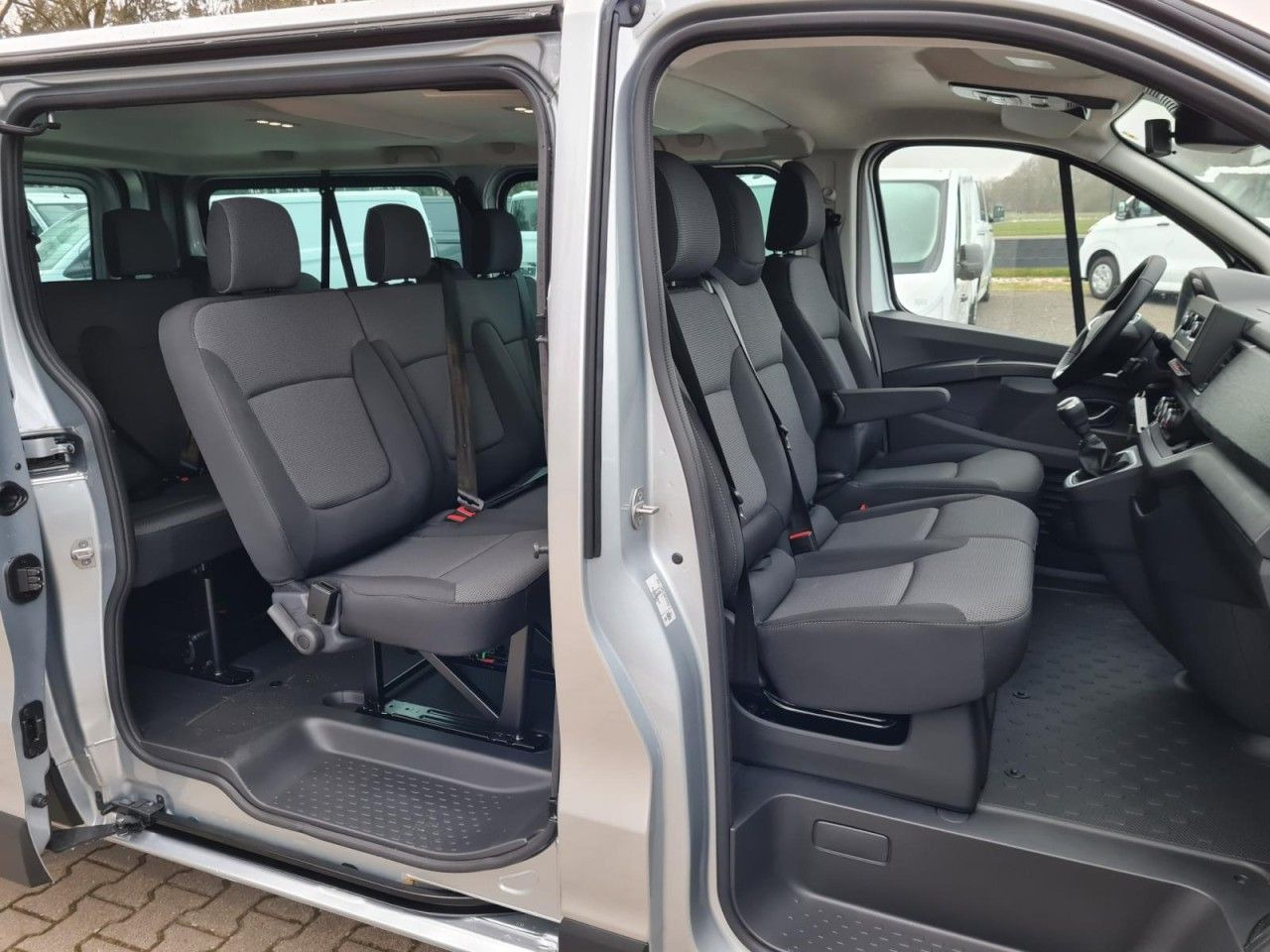 Renault Trafic Kombi 9-Sitze L2 Grand Equilibre KLIMA TE - Coche familiar: foto 4 Renault Trafic Kombi 9-Sitze L2 Grand Equilibre KLIMA TE - Coche familiar: foto 4