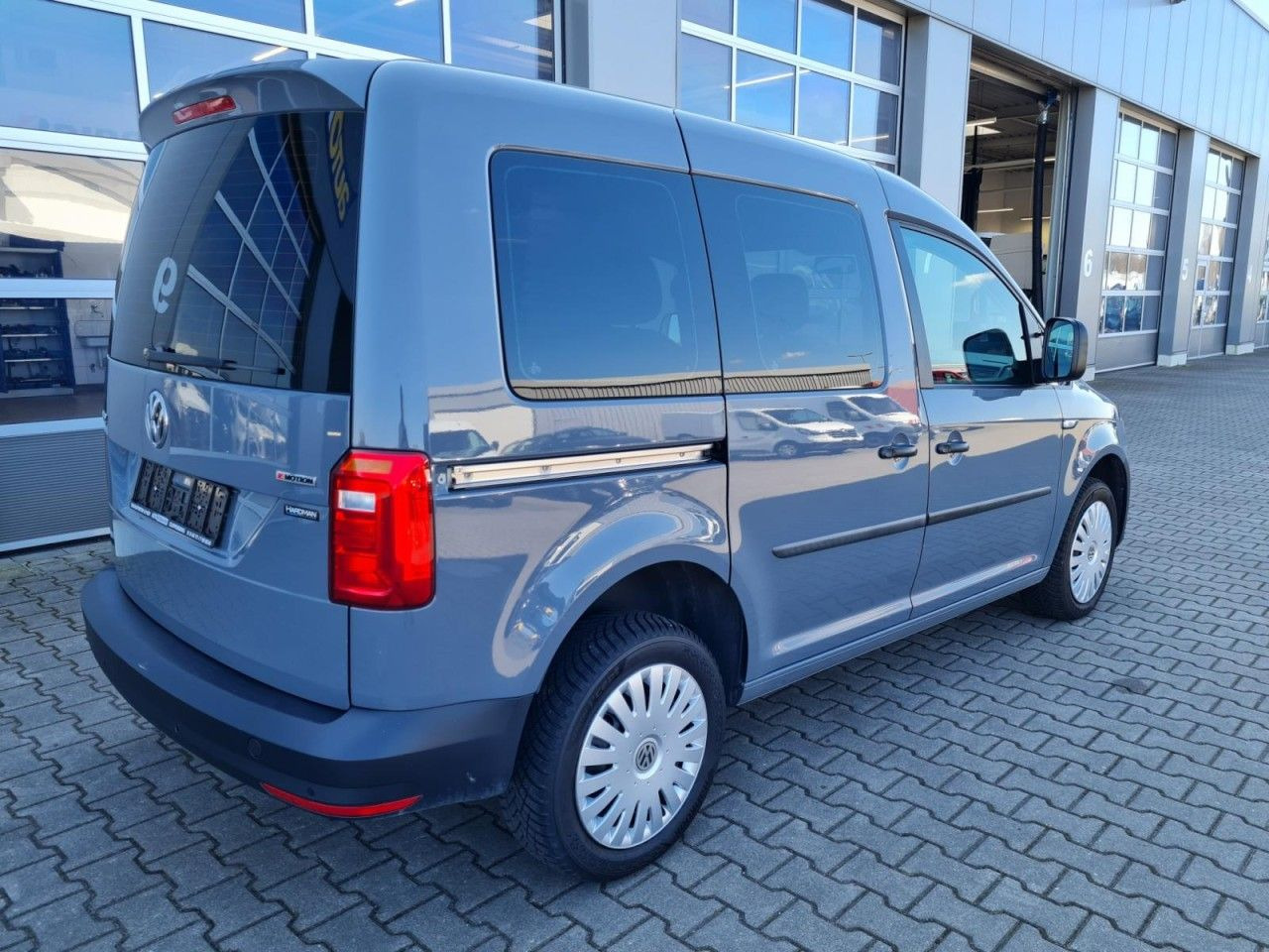 Volkswagen Caddy 4Motion TDi Kombi 5-Sitze TEMPO STHZ REGAL - Coche familiar: foto 5 Volkswagen Caddy 4Motion TDi Kombi 5-Sitze TEMPO STHZ REGAL - Coche familiar: foto 5