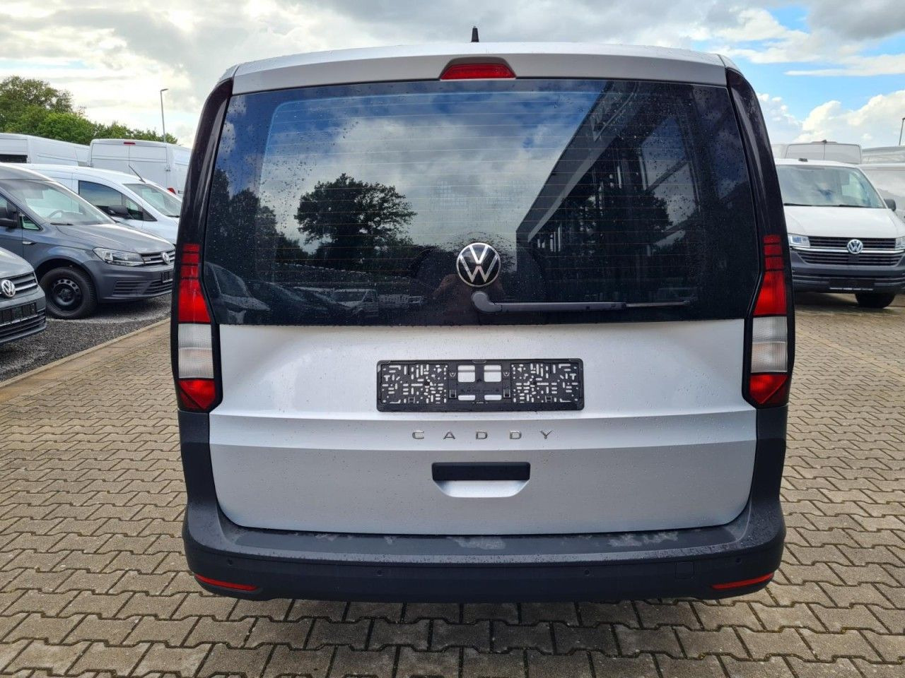 Volkswagen Caddy Cargo Maxi 2.0 TDI NAVI PDC KLIMA Alufelge - Furgoneta pequeña: foto 5 Volkswagen Caddy Cargo Maxi 2.0 TDI NAVI PDC KLIMA Alufelge - Furgoneta pequeña: foto 5