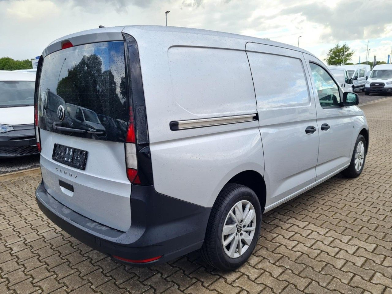 Volkswagen Caddy Cargo Maxi 2.0 TDI NAVI PDC KLIMA Alufelge - Furgoneta pequeña: foto 4 Volkswagen Caddy Cargo Maxi 2.0 TDI NAVI PDC KLIMA Alufelge - Furgoneta pequeña: foto 4