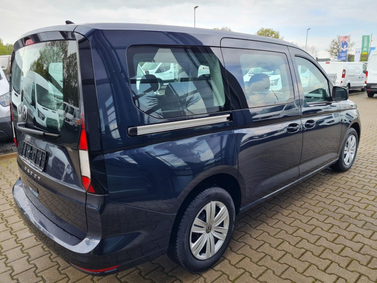 Volkswagen Caddy Maxi Kombi 7-Sitze 1.5 TSI DSG NAVI/APP TE - Coche: foto 3 Volkswagen Caddy Maxi Kombi 7-Sitze 1.5 TSI DSG NAVI/APP TE - Coche: foto 3