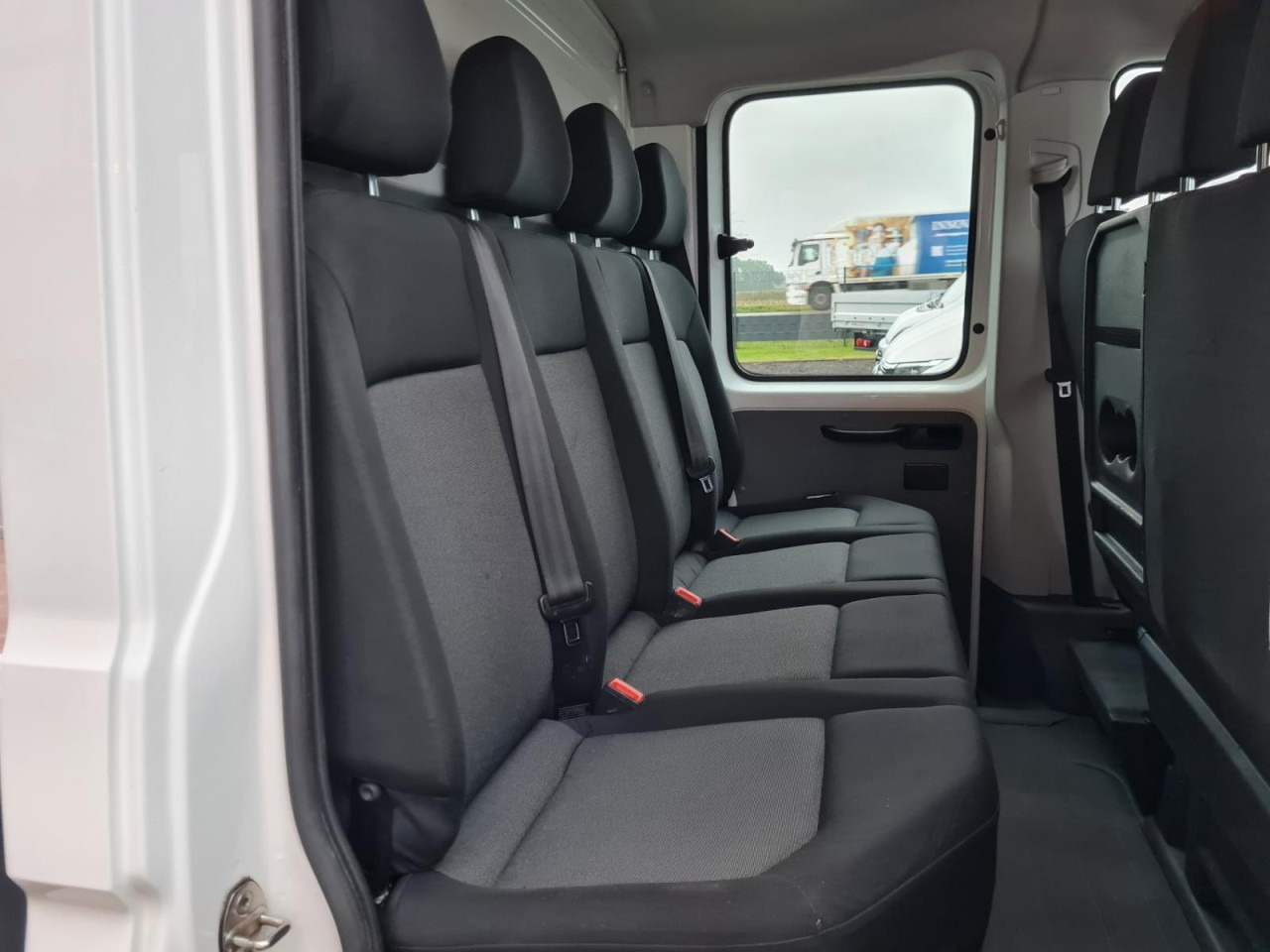 Volkswagen Crafter 35 Doka MR Pritsche AHK Klima 7 Sitzer - Caja abierta furgoneta, Furgoneta combi: foto 4 Volkswagen Crafter 35 Doka MR Pritsche AHK Klima 7 Sitzer - Caja abierta furgoneta, Furgoneta combi: foto 4