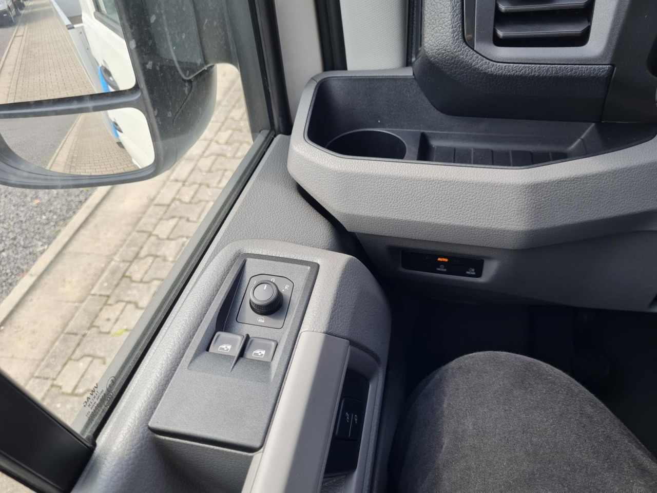 Caja abierta furgoneta Volkswagen Crafter 35 Pritsche TDi MR L3 KLIMA TEMPOMAT: foto 17 Caja abierta furgoneta Volkswagen Crafter 35 Pritsche TDi MR L3 KLIMA TEMPOMAT: foto 17
