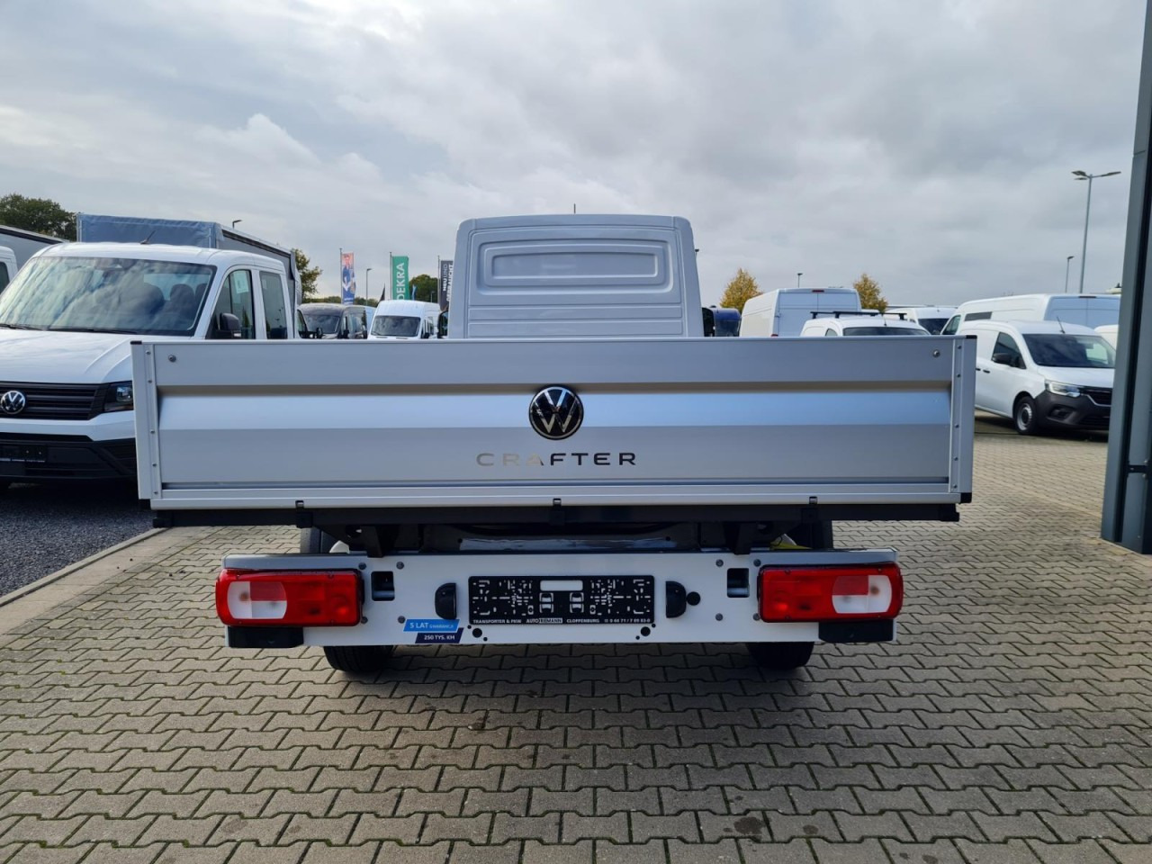 Volkswagen Crafter 35 Pritsche Tdi LR L4 KLIMA TEMPOMAT - Caja abierta furgoneta: foto 5 Volkswagen Crafter 35 Pritsche Tdi LR L4 KLIMA TEMPOMAT - Caja abierta furgoneta: foto 5