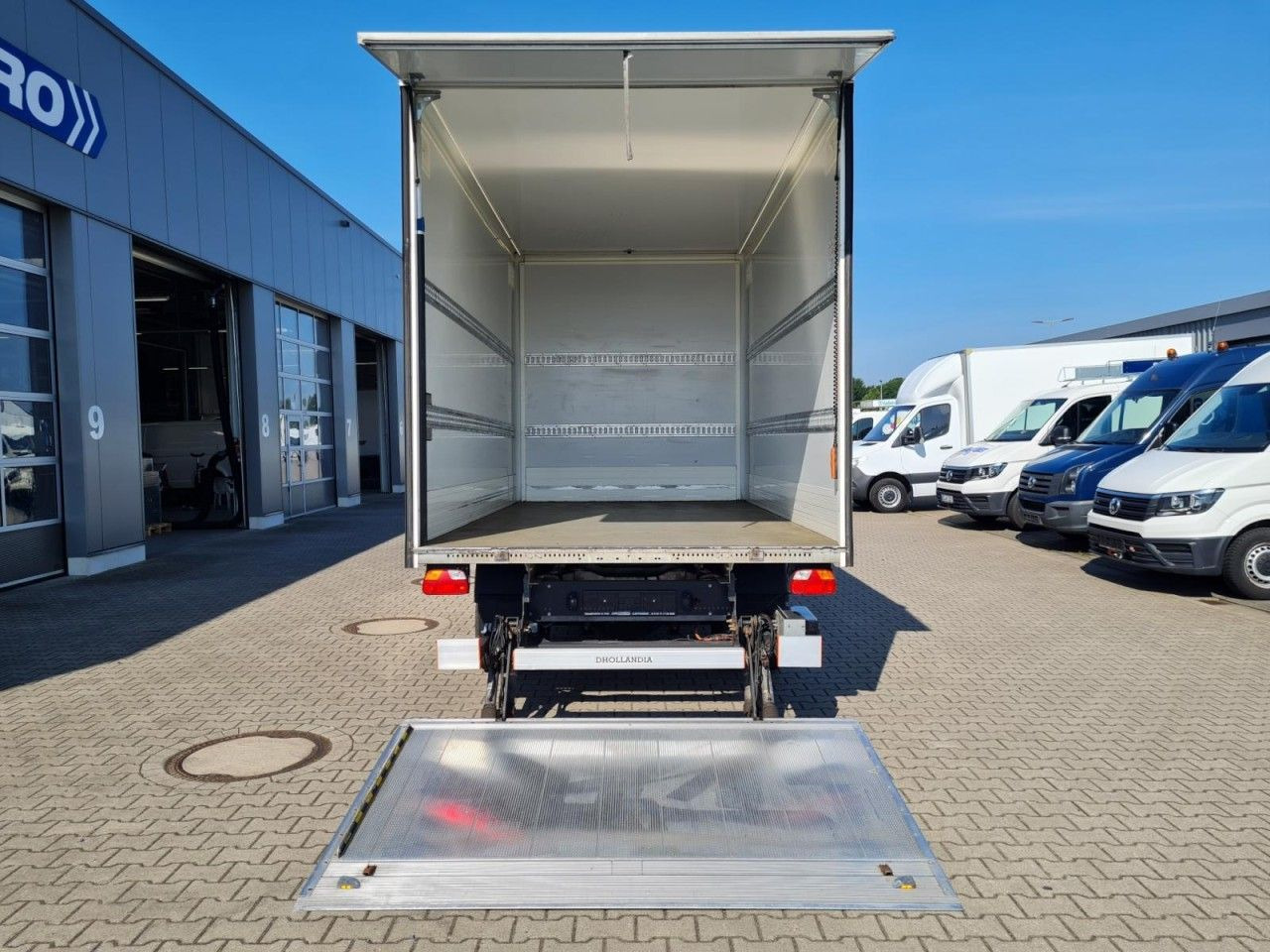 Volkswagen Crafter 50 Koffer hoch 2.0 TDI LBW KLIMA KAMERA - Furgoneta caja cerrada: foto 5 Volkswagen Crafter 50 Koffer hoch 2.0 TDI LBW KLIMA KAMERA - Furgoneta caja cerrada: foto 5