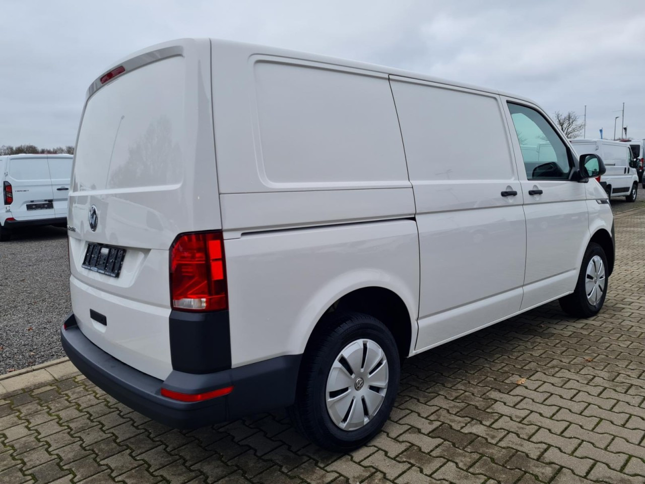 Volkswagen T6.1 Kasten KR Heckklappe KAMERA KLIMA ALLWETTER - Furgoneta pequeña: foto 4 Volkswagen T6.1 Kasten KR Heckklappe KAMERA KLIMA ALLWETTER - Furgoneta pequeña: foto 4