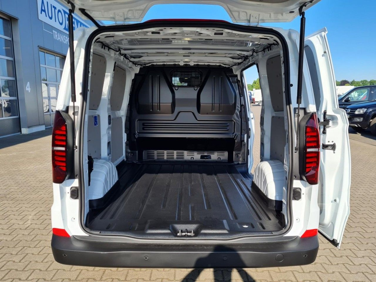 Volkswagen T7 Kasten Tdi KR Heckklappe PDC KLIMA TEMPOMAT - Furgoneta pequeña: foto 5 Volkswagen T7 Kasten Tdi KR Heckklappe PDC KLIMA TEMPOMAT - Furgoneta pequeña: foto 5