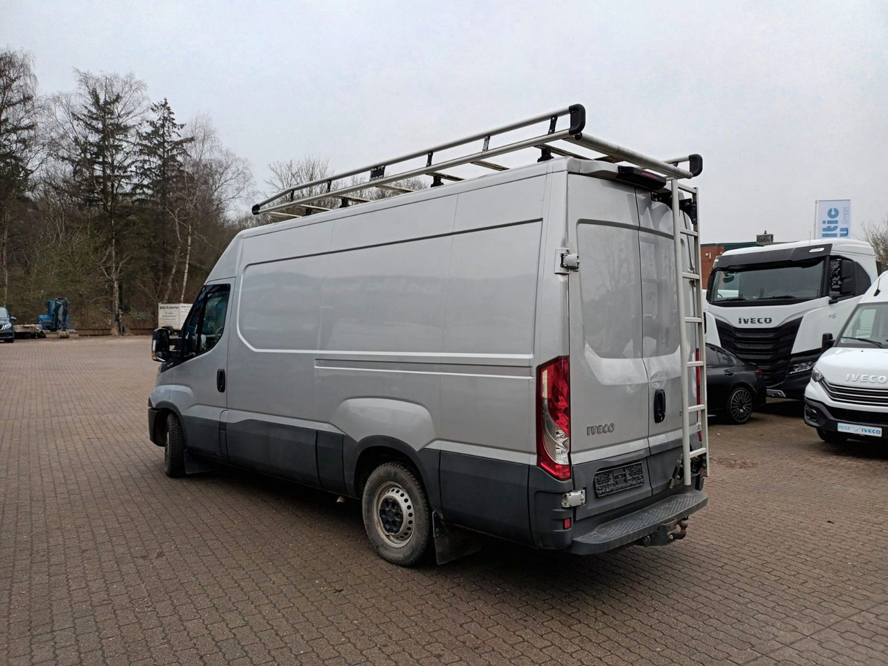 Iveco Daily 35S12V 3520L AHK Dachträger 85 kW (116 ... - Furgón: foto 2 Iveco Daily 35S12V 3520L AHK Dachträger 85 kW (116 ... - Furgón: foto 2