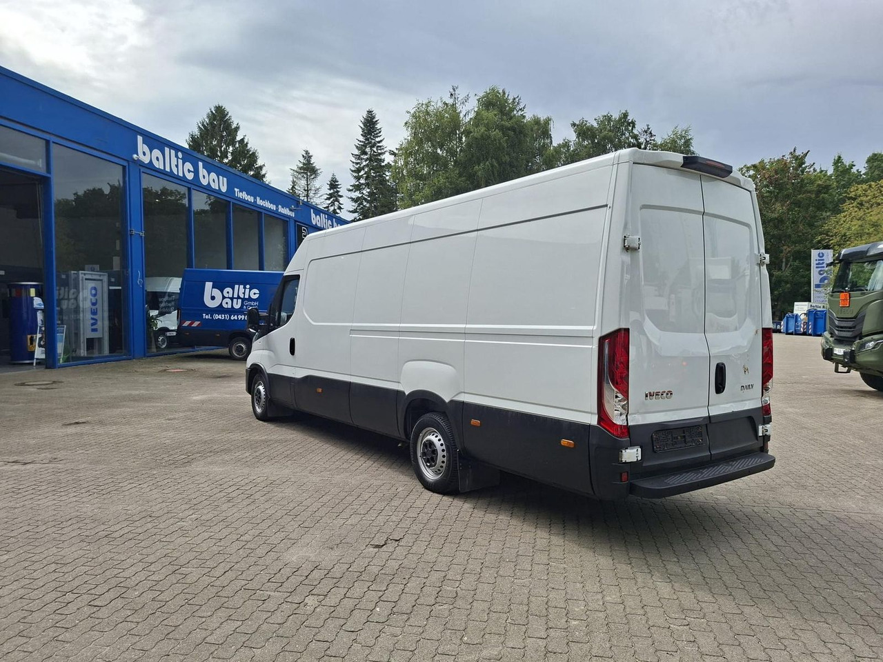 Iveco Daily 35S16V Klima 4100 115 kW (156 PS), Auto... - Furgón: foto 3 Iveco Daily 35S16V Klima 4100 115 kW (156 PS), Auto... - Furgón: foto 3