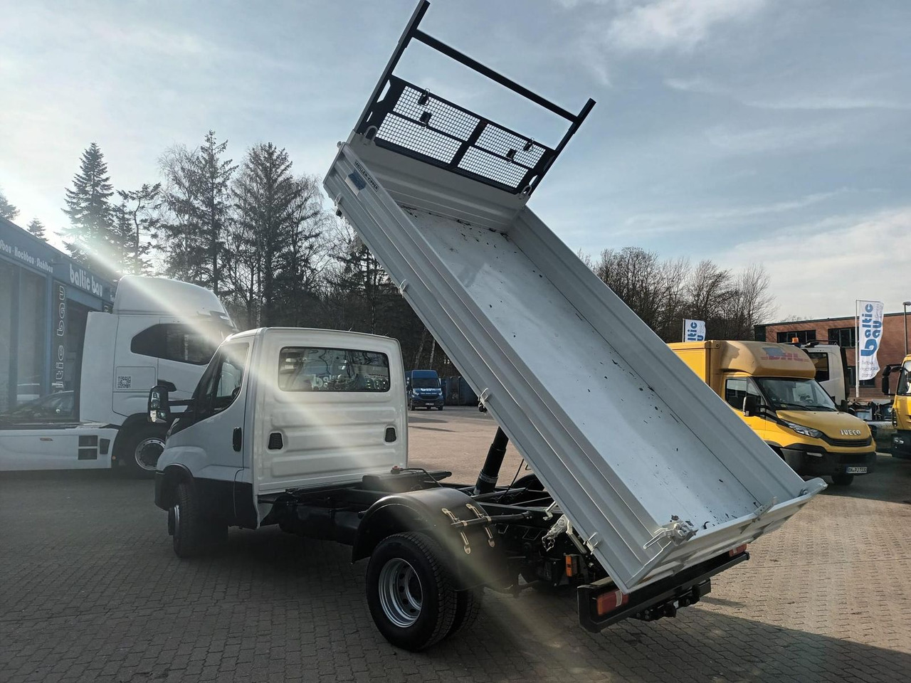 Iveco Daily 70C18H Meiller-Dreiseitenkipper Klima, AHK - Volquete furgoneta: foto 4 Iveco Daily 70C18H Meiller-Dreiseitenkipper Klima, AHK - Volquete furgoneta: foto 4