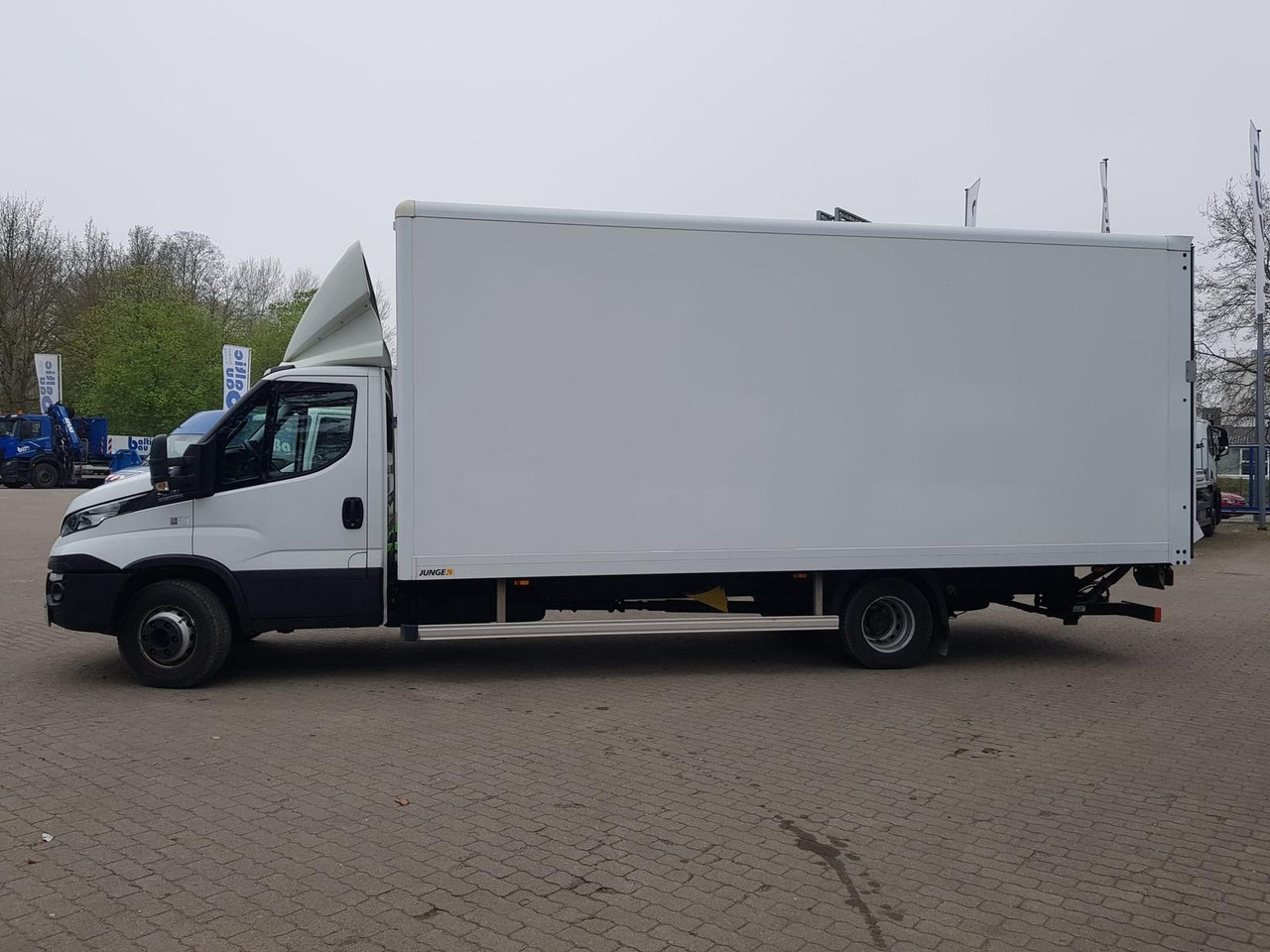 Iveco Daily 70C18HA8/P Koffer, Luftfederung, Kamera... - Furgoneta caja cerrada: foto 3 Iveco Daily 70C18HA8/P Koffer, Luftfederung, Kamera... - Furgoneta caja cerrada: foto 3