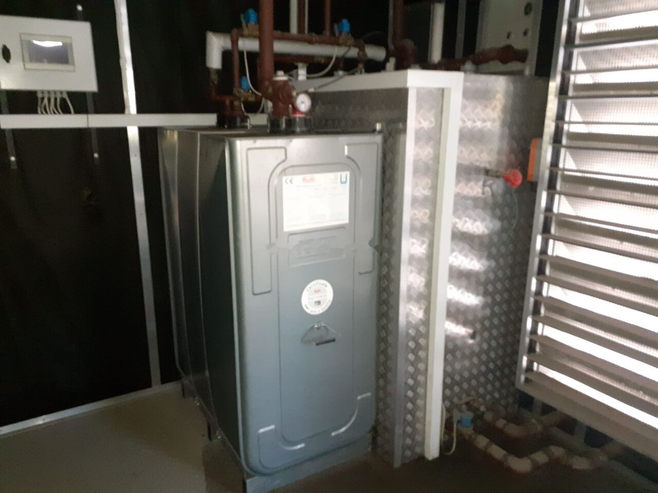 Stamford Generator Nowy1300 KW 1650 KVA STAMFORD CUMMINS - Generador industriale: foto 4 Stamford Generator Nowy1300 KW 1650 KVA STAMFORD CUMMINS - Generador industriale: foto 4