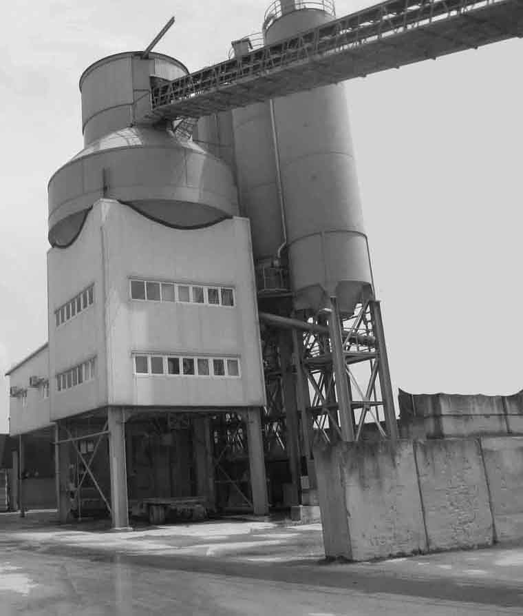 Tower concrete mixing plant / Turm-Betonmischanlage - Planta de hormigón: foto 1 Tower concrete mixing plant / Turm-Betonmischanlage - Planta de hormigón: foto 1