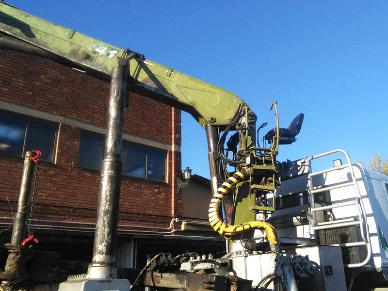 Grúa forestal Loglift F241 - Grúa para camión para Maquinaria forestal: foto 2 Grúa forestal Loglift F241 - Grúa para camión para Maquinaria forestal: foto 2