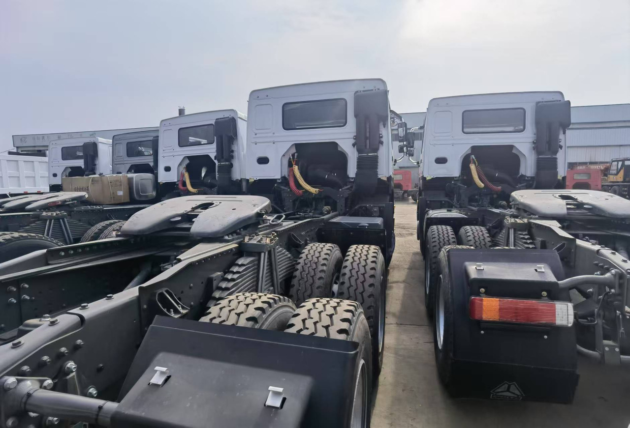 Cabeza tractora Sinotruk HOWO 371 Tractor: foto 6 Cabeza tractora Sinotruk HOWO 371 Tractor: foto 6