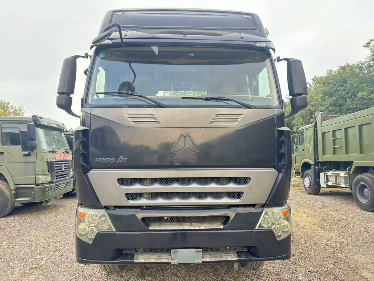 Sinotruk HOWO A7 - Cabeza tractora: foto 1 Sinotruk HOWO A7 - Cabeza tractora: foto 1