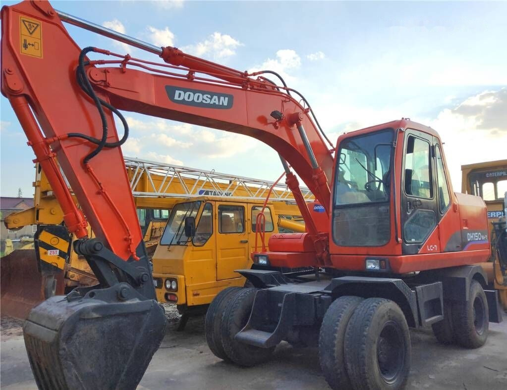Doosan DH 150 W-7 - Excavadora de ruedas: foto 1 Doosan DH 150 W-7 - Excavadora de ruedas: foto 1