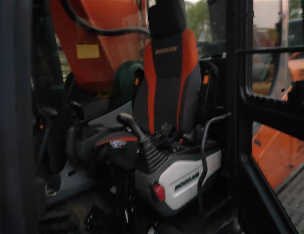 Doosan DX 530 LC-5 - Excavadora de cadenas: foto 3 Doosan DX 530 LC-5 - Excavadora de cadenas: foto 3