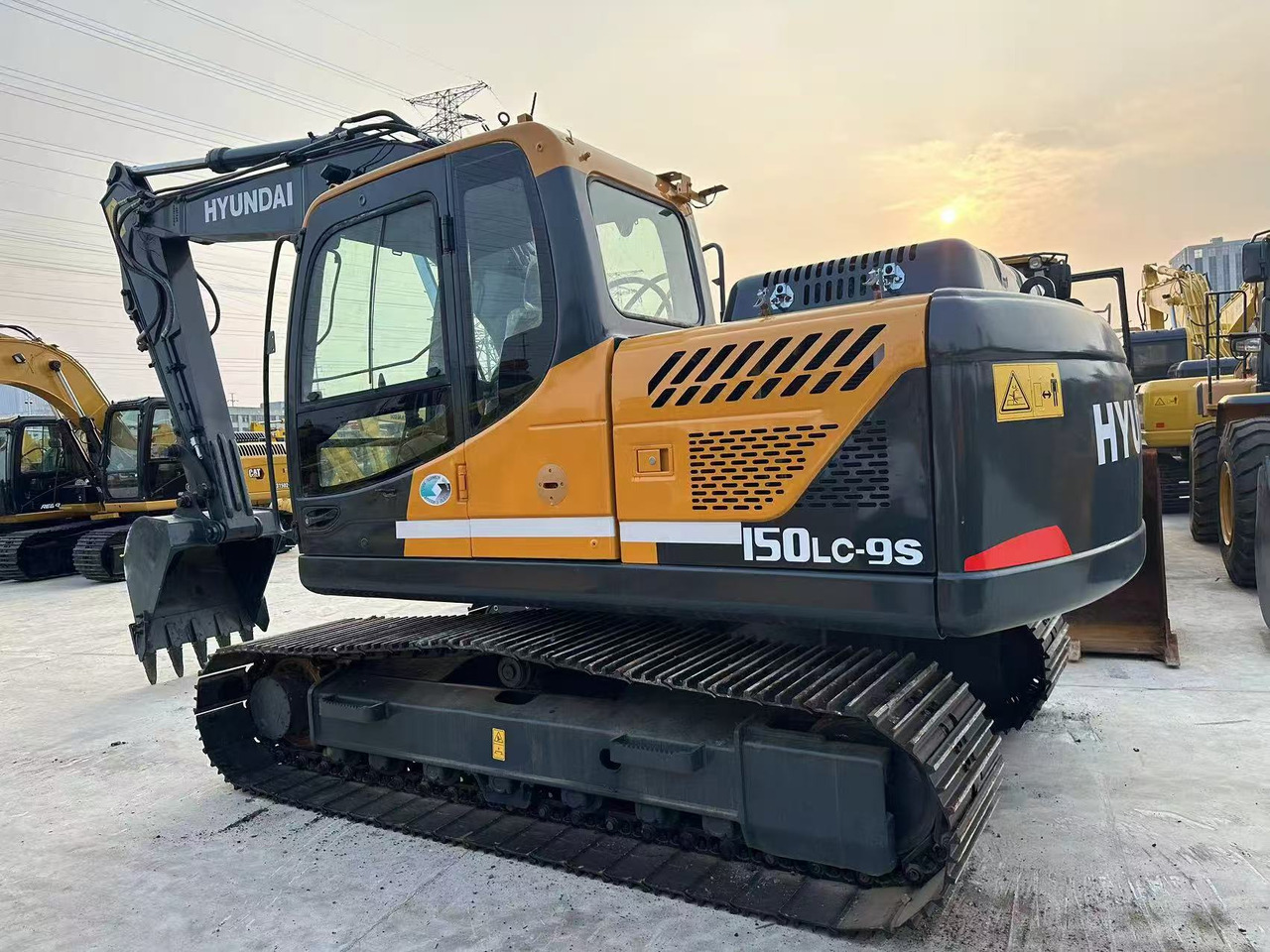 HYUNDAI R150LC-9S - Excavadora: foto 1 HYUNDAI R150LC-9S - Excavadora: foto 1