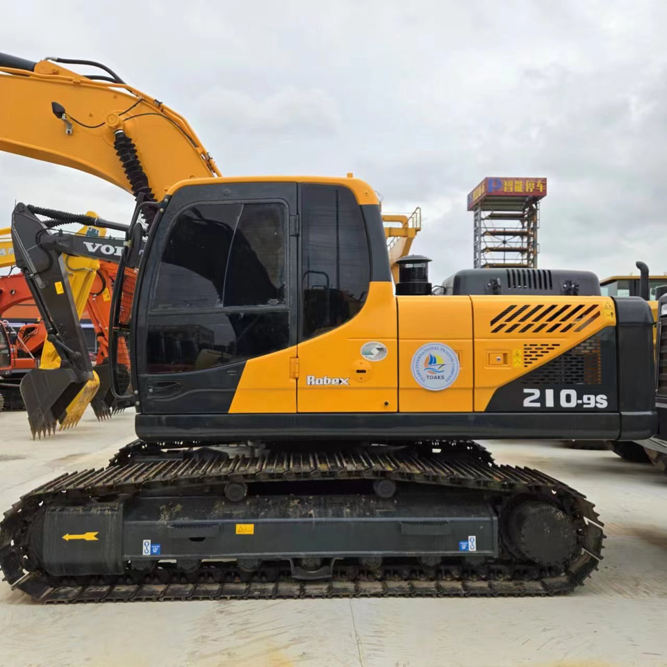 HYUNDAI R210-9S - Excavadora: foto 1 HYUNDAI R210-9S - Excavadora: foto 1