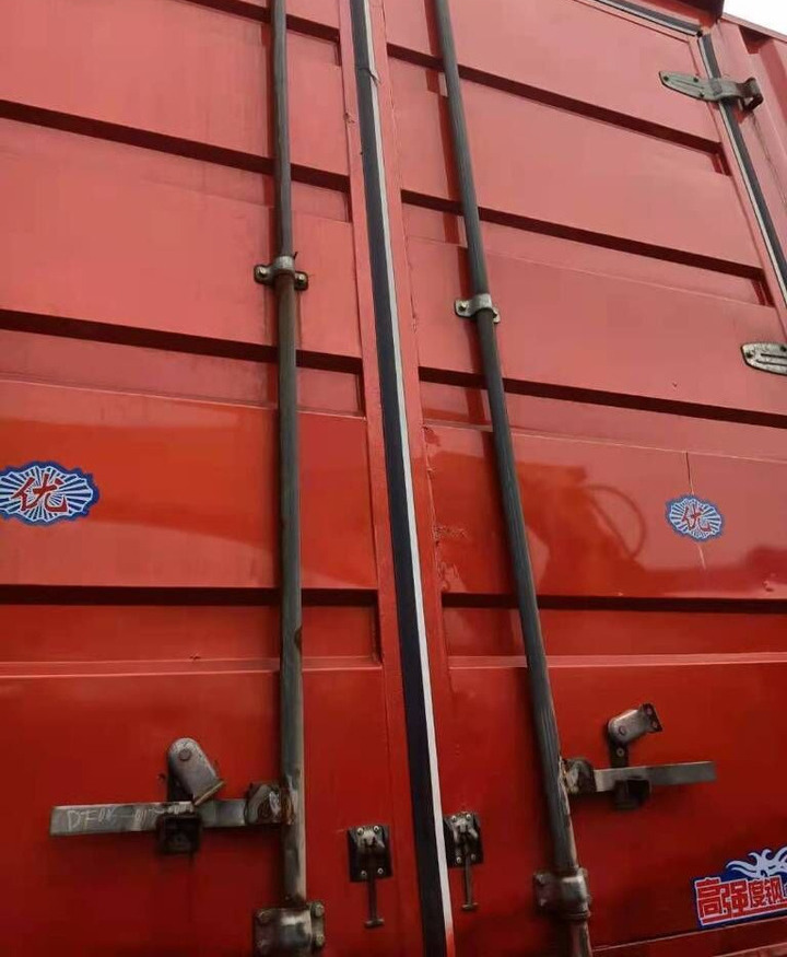 Howo 8X4 Box Truck Box Van - Camión portacontenedore/ Intercambiable: foto 4 Howo 8X4 Box Truck Box Van - Camión portacontenedore/ Intercambiable: foto 4