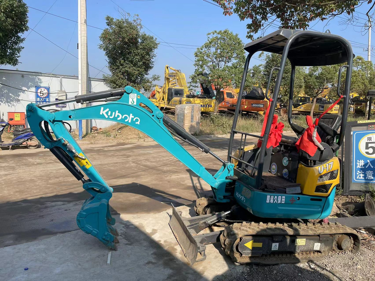 KUBOTA U17 - Miniexcavadora: foto 2 KUBOTA U17 - Miniexcavadora: foto 2