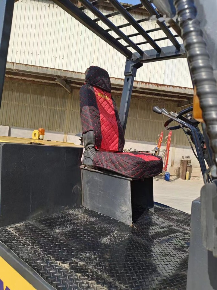 Carretilla elevadora diésel Komatsu FD150: foto 7 Carretilla elevadora diésel Komatsu FD150: foto 7